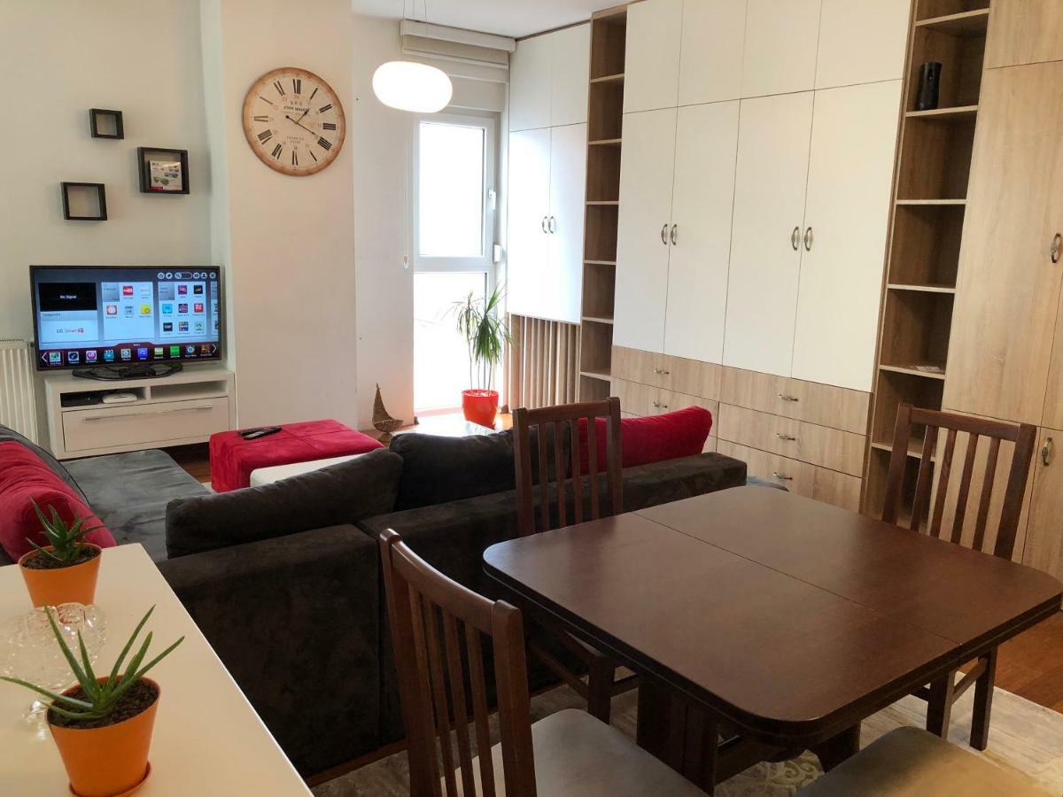 Apartment Prishtina Pristina Eksteriør billede